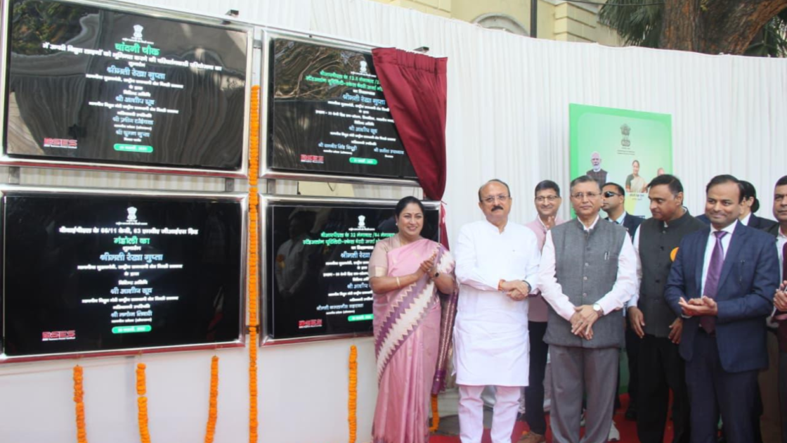Delhi officials unveil foundation plaques for 55.5 MW Battery Energy Storage System projects and launch undergrounding of overhead power cables in Chandni Chowk.