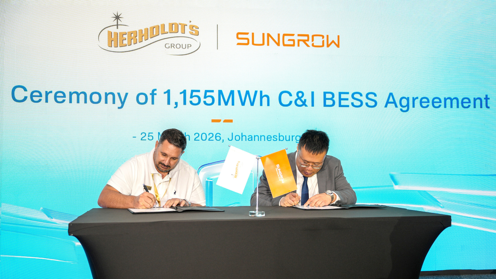 Representatives of Sungrow and Herholdt’s Group sign an agreement for 1,155 MWh commercial and industrial battery energy storage systems in Johannesburg on March 25, 2026.