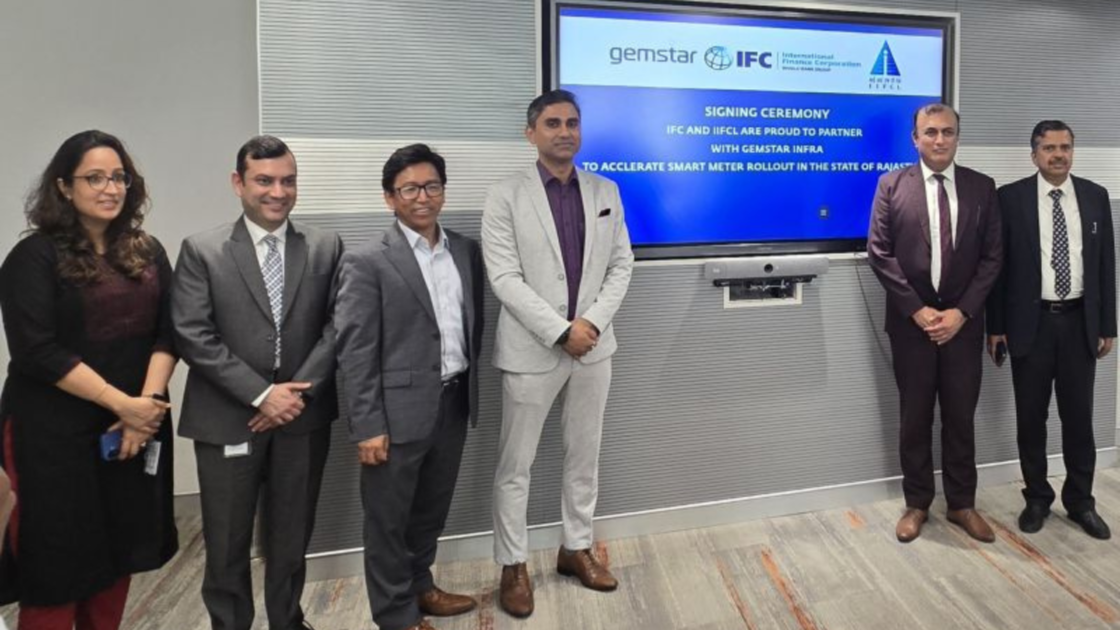 epresentatives of Gemstar Infra, International Finance Corporation (IFC) and India Infrastructure Finance Company Ltd (IIFCL) pose during a signing ceremony for a financing partnership to support the rollout of 13.6 million smart meters across Rajasthan under the Revamped Distribution Sector Scheme (RDSS)
