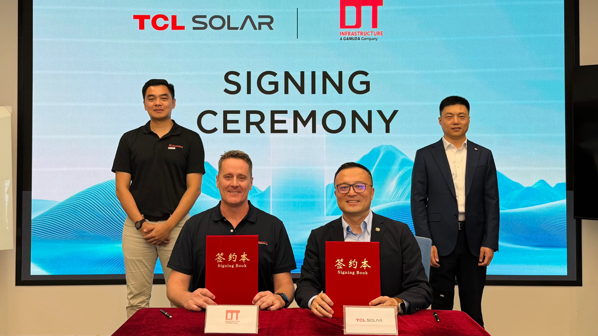 Frank Zhang, Director of SunPower Corporation Australia Pty Ltd. and President of International Business, Global Sales & Marketing Center, TCL Solar. Adam Farquer, Project Director at DT Infrastructure and other key representatives.
